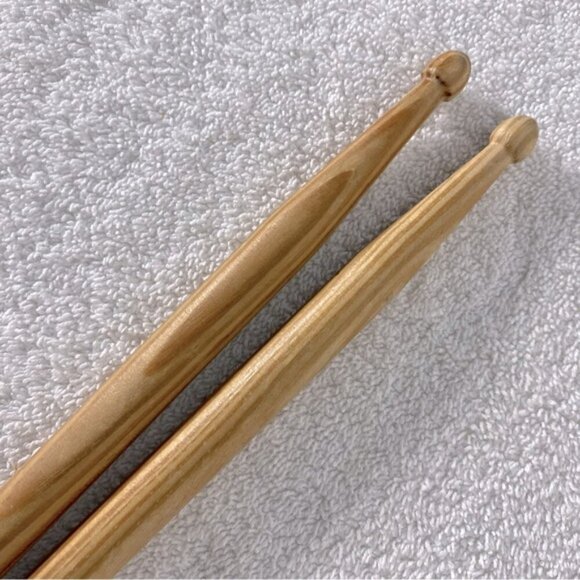 Guitar Hero Wood Drumsticks x2 - Picture 5 of 8